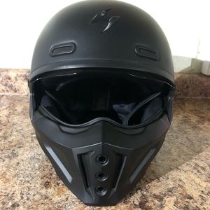 Motorcycle helmet